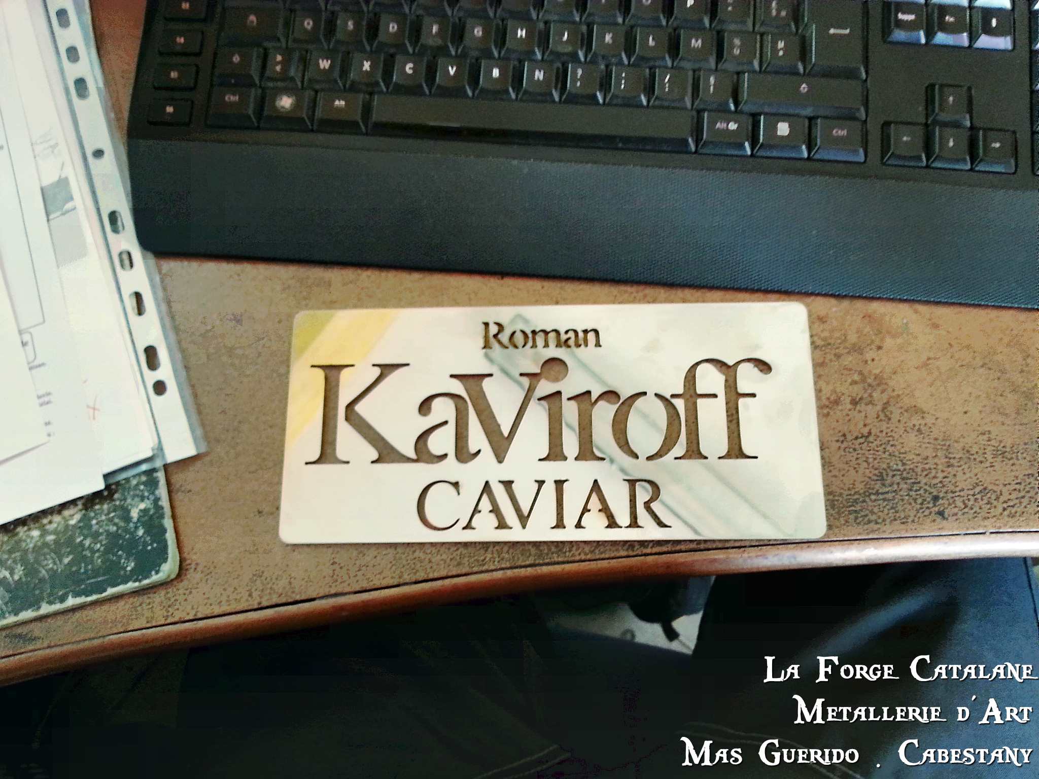 enseigne inox caviar roman kaviroff forge catalane.jpg